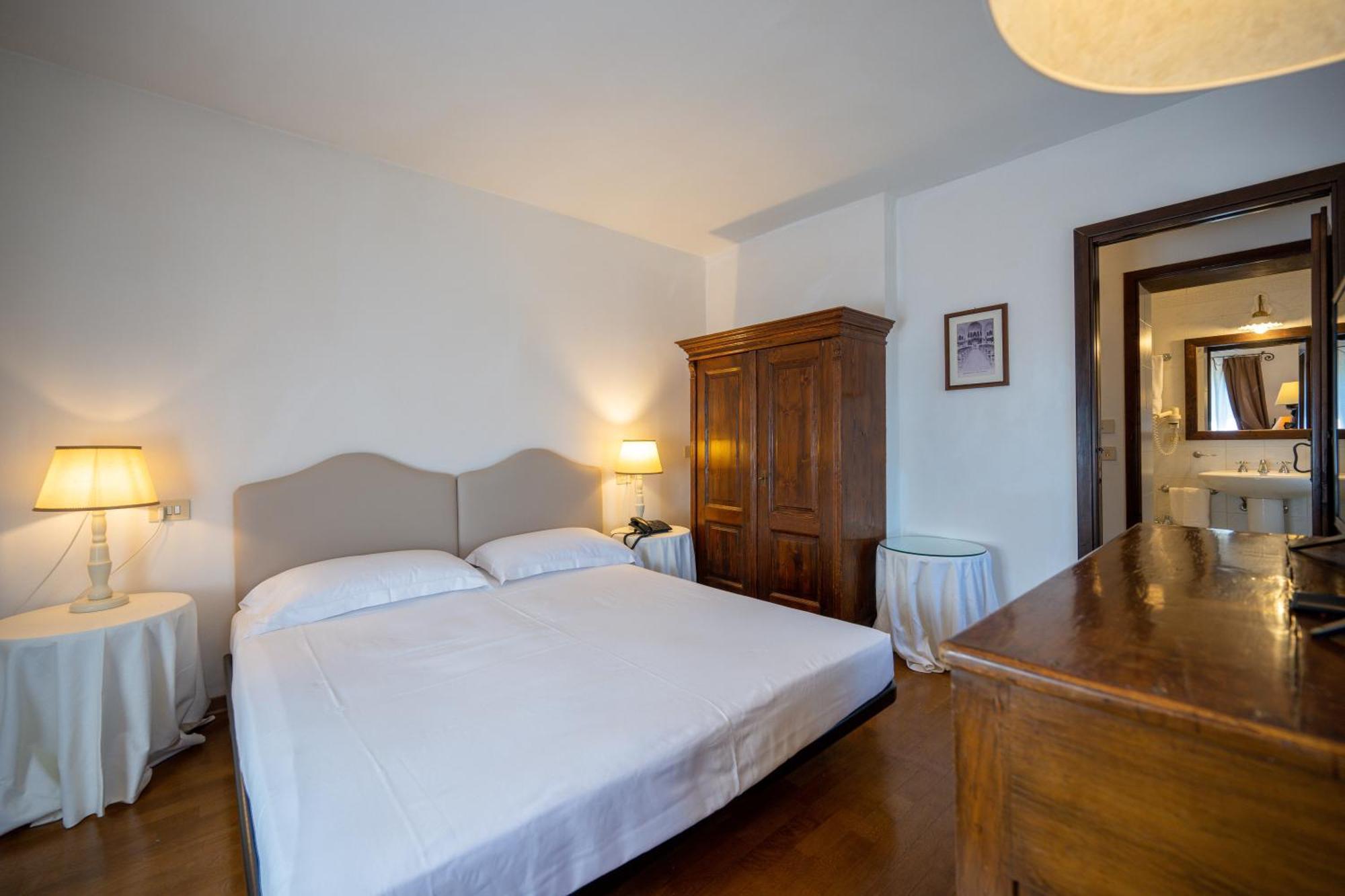 Palazzo Viviani Castello Di Montegridolfo Hotel Phòng bức ảnh