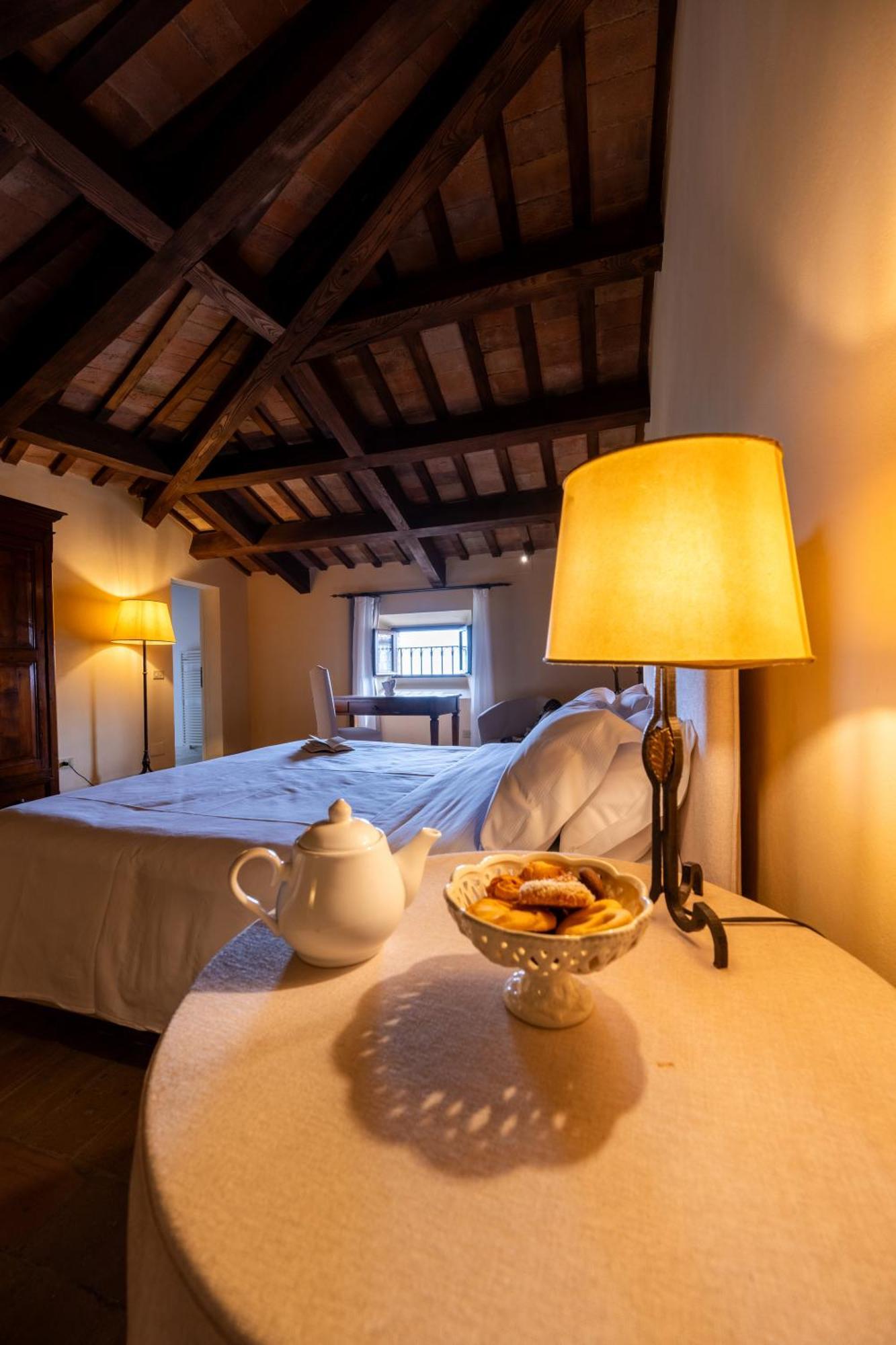 Palazzo Viviani Castello Di Montegridolfo Hotel Ngoại thất bức ảnh