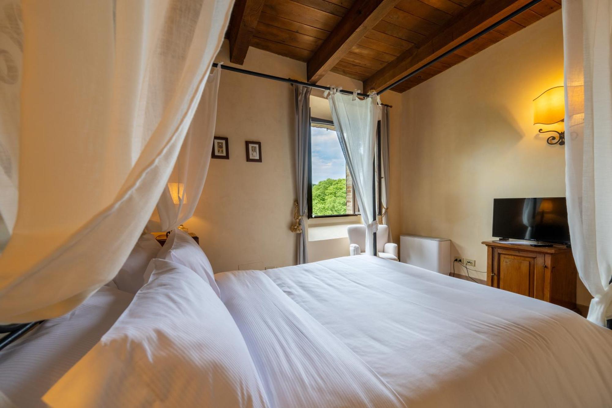 Palazzo Viviani Castello Di Montegridolfo Hotel Ngoại thất bức ảnh